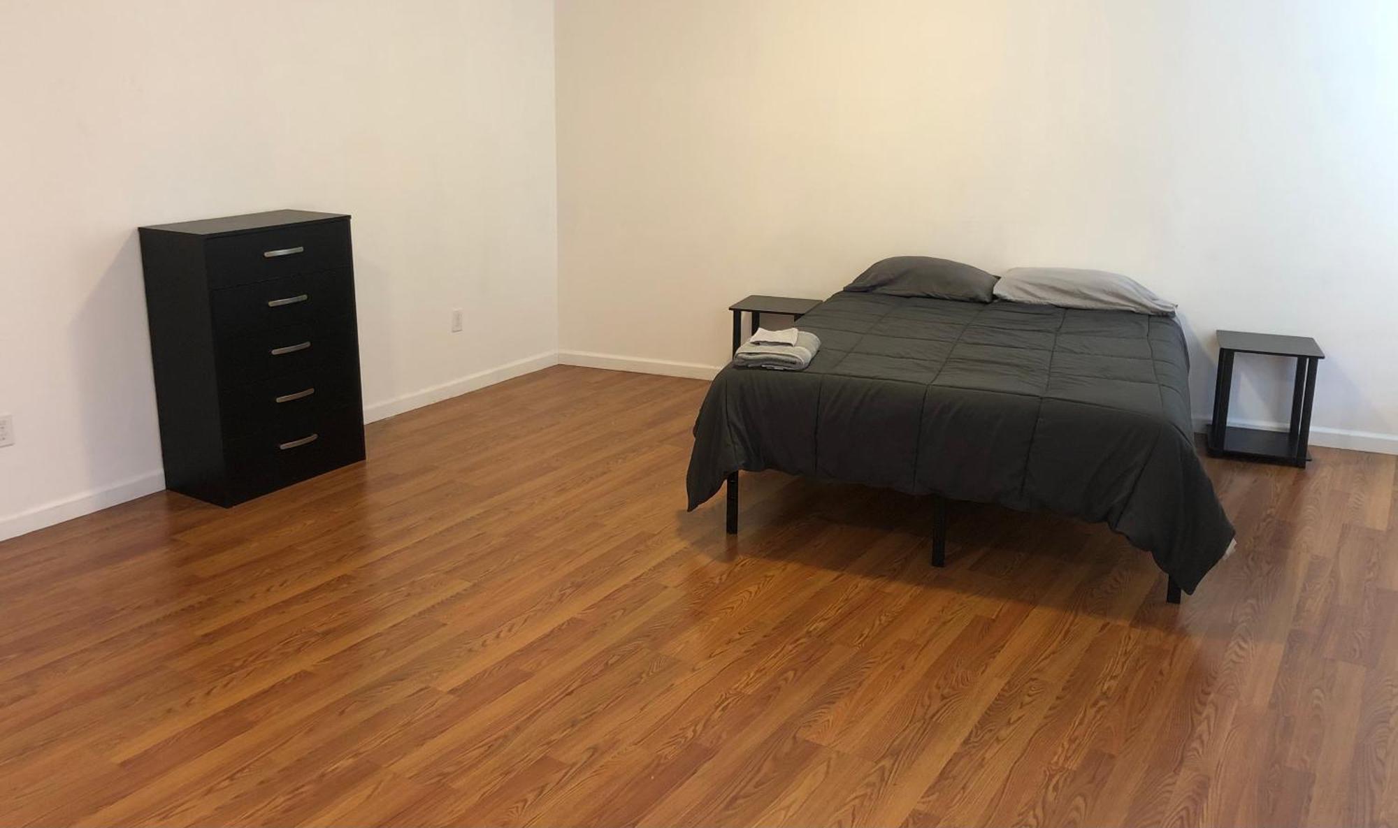 Large And Private Apartment Can Sleep Up To 8 People Comfortably With Direct Nyc Manhattan Train Only 5 Minute Walk Away Elizabeth Eksteriør bilde