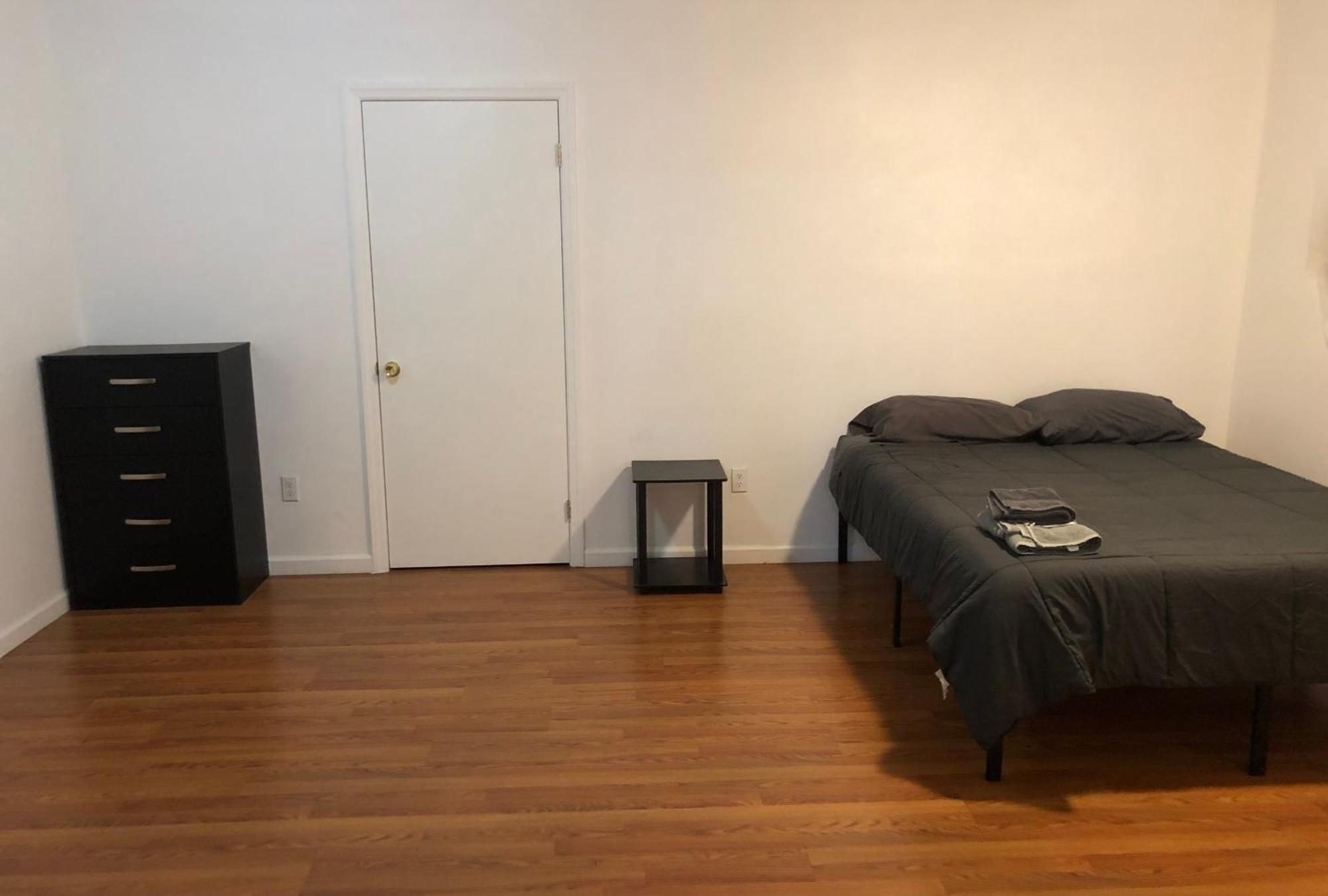 Large And Private Apartment Can Sleep Up To 8 People Comfortably With Direct Nyc Manhattan Train Only 5 Minute Walk Away Elizabeth Eksteriør bilde